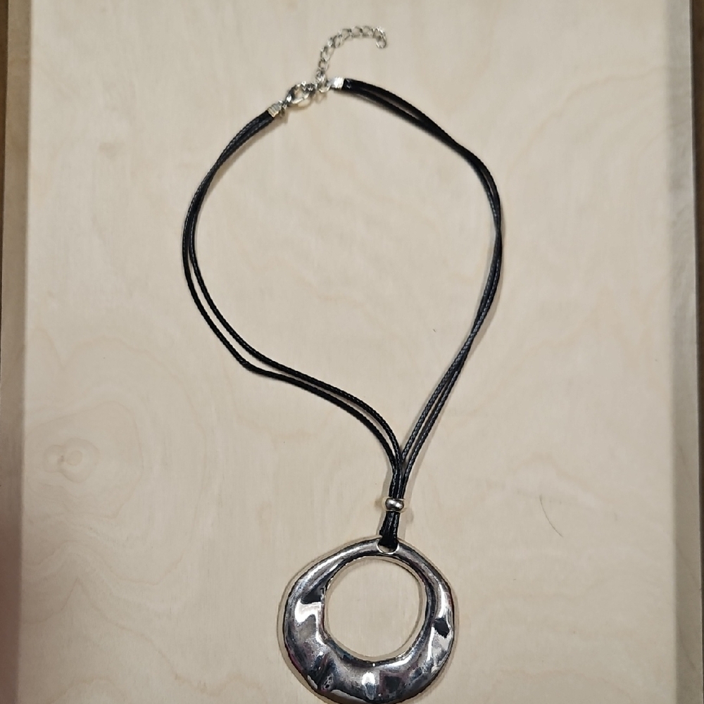 Elegant Silver Pendant Necklace